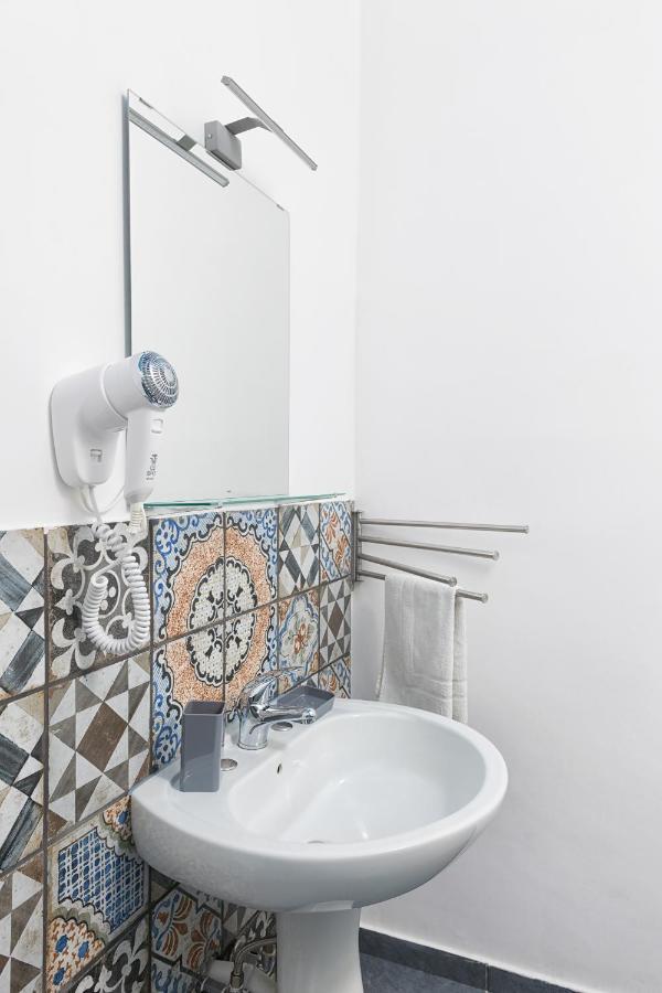 B&B Vicolo Garibaldi Valguarnera Caropepe Ngoại thất bức ảnh